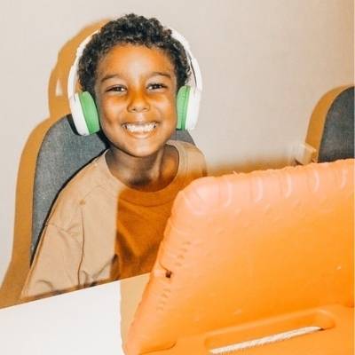 Volume safe kids headphones
